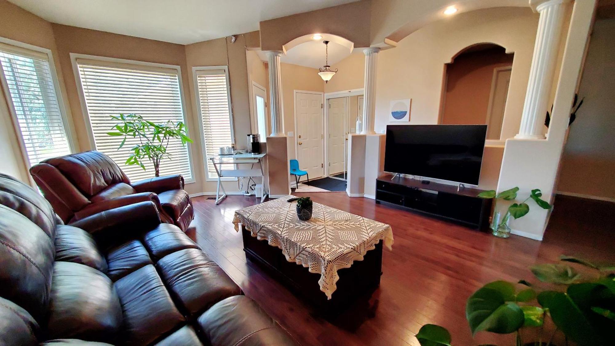 Saskatoon Lashyn Cove Homestay Экстерьер фото